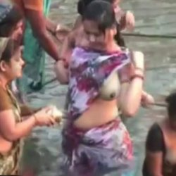 indian naked in public photos