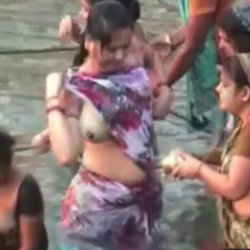 indian naked in public photos