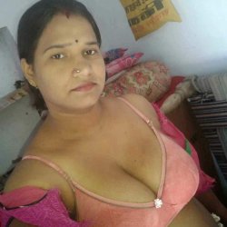 aunty hot boob photos