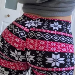 genesis lopez shakes her ass in black panties