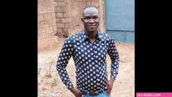 kuma ya msukuma