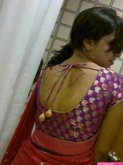 boudi saree without blouse nipple pic