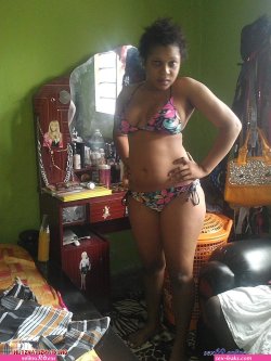 download photo of wema akiwa uchi