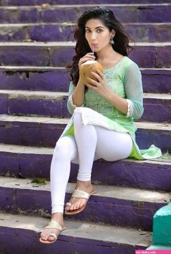 desi bhabi tight dress gand with socks pics