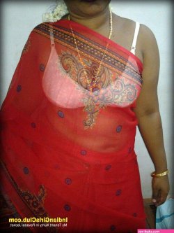 aunty pavada lifted photos
