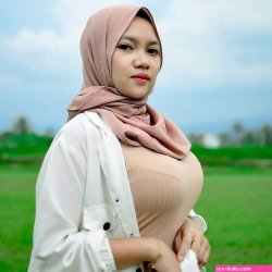 hijab montok tetek bugil