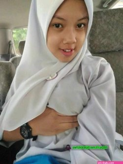 hijab montok tetek bugil
