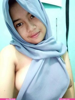 hijab montok tetek bugil