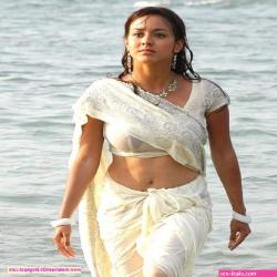 aunty in wet blouse image