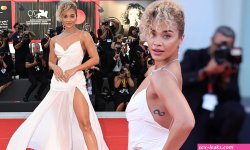 jasmine sanders flaunts her sexy legs in los angeles
