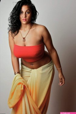 i love nude indian aunty photos