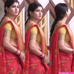 real life aunty saree side boobs twitter