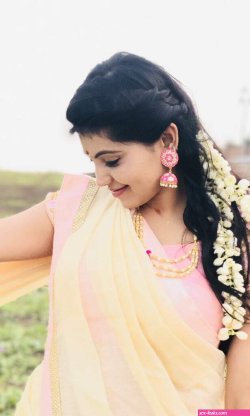 real life aunty saree side boobs twitter