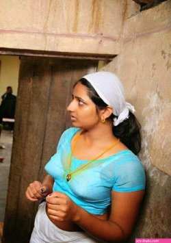 anty sex saree back side