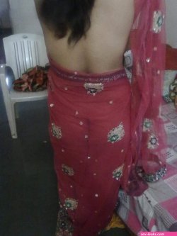 anty sex saree back side