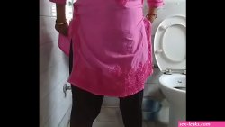 Desi bhabhi pissing in open toilet video