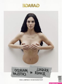 Kendall Jenner poses topless
