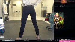 Twitch streamers NIP SLIP UNCENSORED
