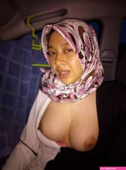 Jilbab toge bugil