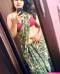 Mallu Girl Nude Selfie 21 pictures