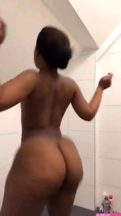 Big-Booty-Ebony-Teen-Tweking-Naked