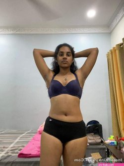 Horny Mallu Girl Nude Photos With Great Tits
