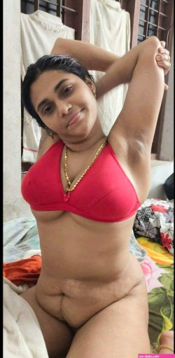 Big boobs mallu housewife nude leaks captured by husband
