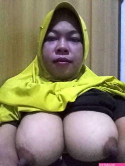 Toket gede jilbab