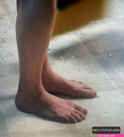 KERRY KNUPPE Feet