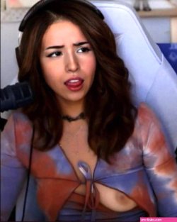 molp on X: Pokimane nipslip