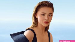 2048x1152 Chloe Grace Moretz By Thomas Whiteside 4k 2021 Wallpaper2048x1152 Res
