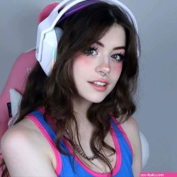 Hannah Kabel Uwu Biography: TikTok OnlyFans Net Worth Age Siblings Height