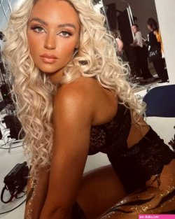 Lucie Rose Donlan Flaunts Spectacular Body in Lingerie for Ann Summers Campaign