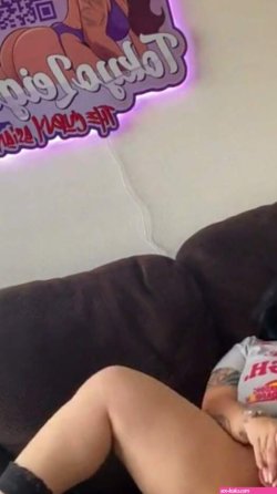 MissTokyoLeigh Masturbates With Dildo On the Couch