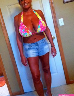 Tanned Texas GILF Lori Porn Pic