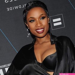 Jennifer hudson in a bikini