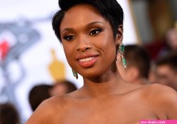 Jennifer Hudson Might Play Aretha Franklin In Upcoming Biopic Here Are 6 Reaso