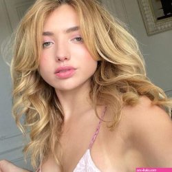 Peyton List Tits