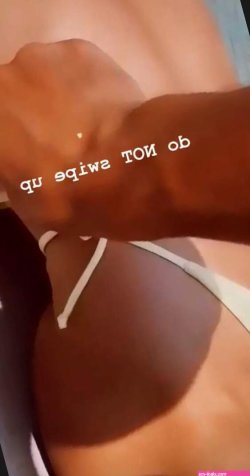Bernard Tomic seen playing with OnlyFans girlfriend Vanessa Sierras bikini as couple share details of night together