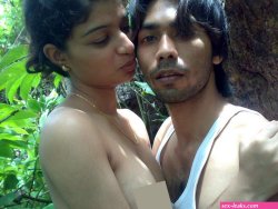 Hot and Cool: Hot Desi Indian Girls Topless