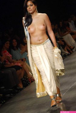 Actress Fake Pics Sameera Reddy Topless