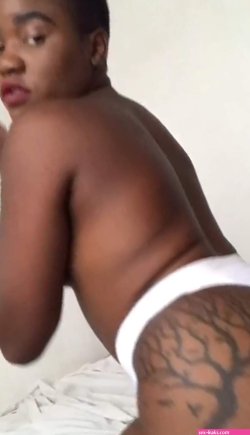 Masai girl from Kapsabet shaking her big booty.