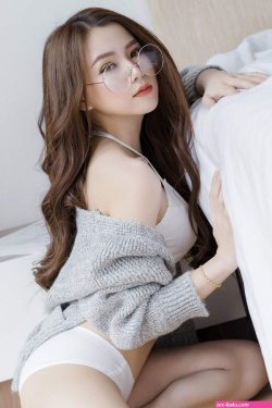 Vietnamese Hot Model