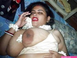 Big Boobs Mallu Aunty Leaked XXX Images
