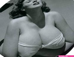 Vintage Big Boob Classic Pin Up Girl-Huge Sexy Titty Girl PopSockets Swappable PopGrip