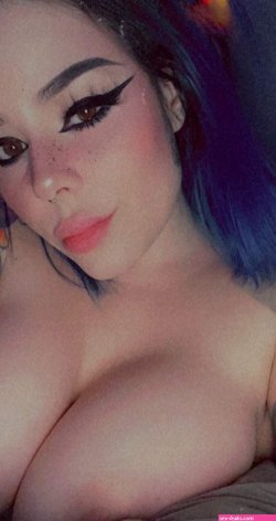 Ihatelaika naked