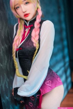Modèle Son Yeeun
