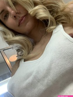 OnlyFans Cassie Bender aka cassiebenderfit image 9