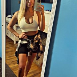 OnlyFans – Kinky Kandi / @kickitwithkk