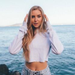 caroline zalog 2021